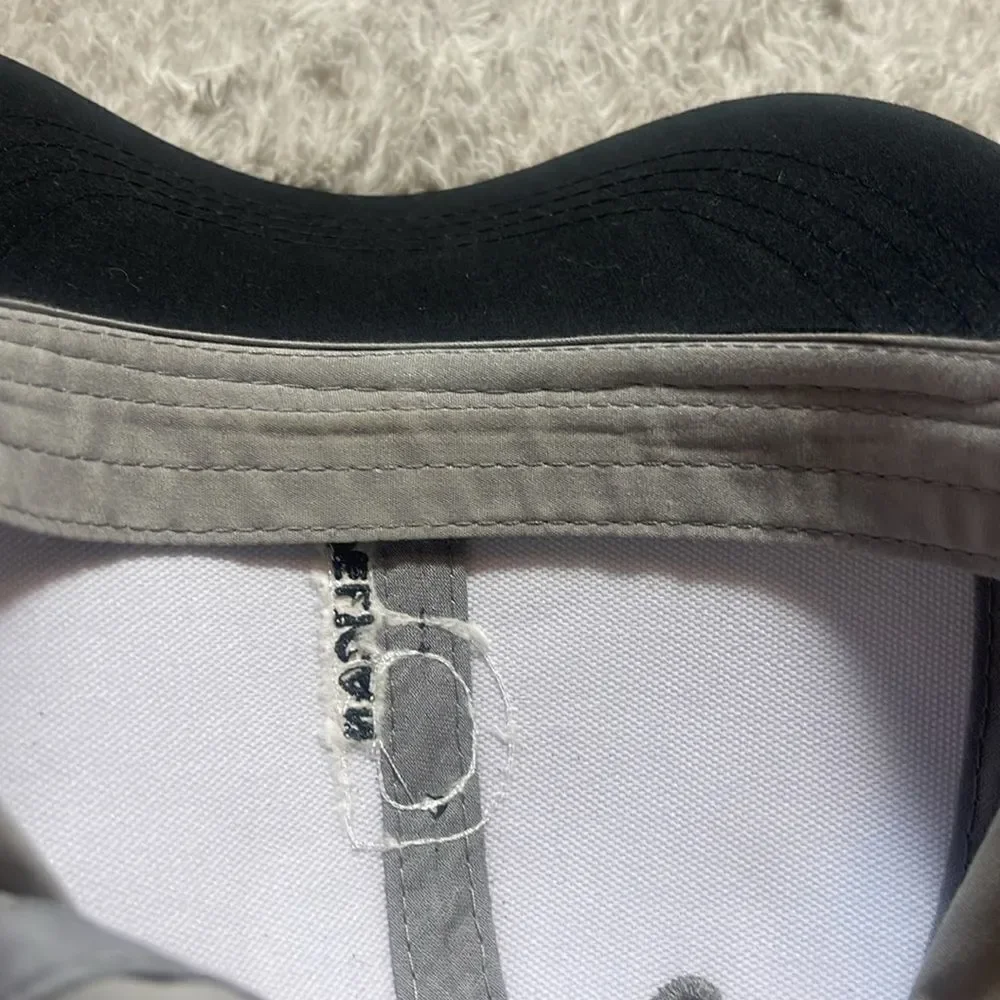 Pelican P hat